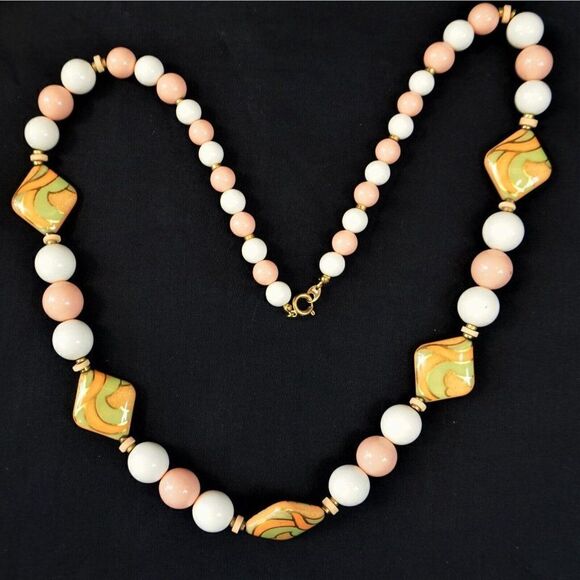 Vintage 70s Japan Beaded Necklace Pink White Green Plastic - Picture 4 of 7